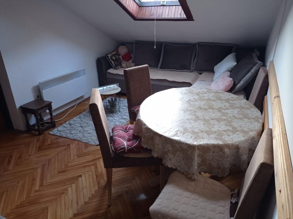 Living room, Photo of the whole room, Seating area, Dining area