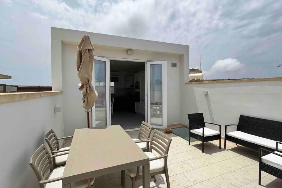 Patio, Balcony/Terrace, Seating area, Dining area