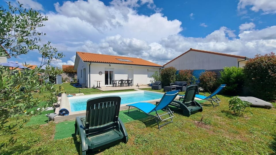 Property building, Garden, Garden view