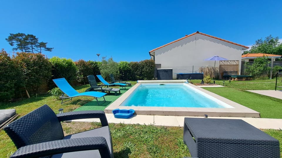 Property building, Swimming pool