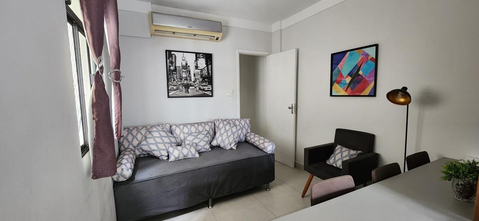 Bed, Living room