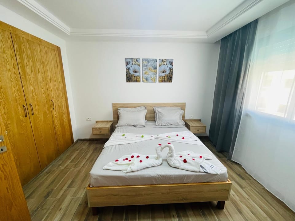 Bed, Photo of the whole room, Bedroom, towels, wardrobe