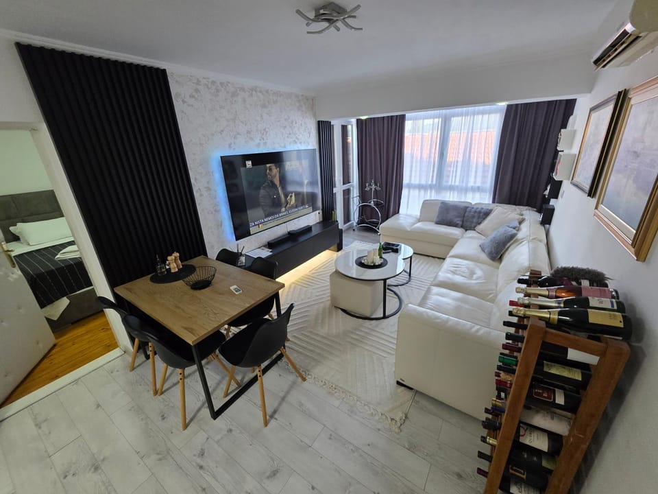 Apartmani Komatina Đenovići 3 LUX Apartment in Kotor Municipality