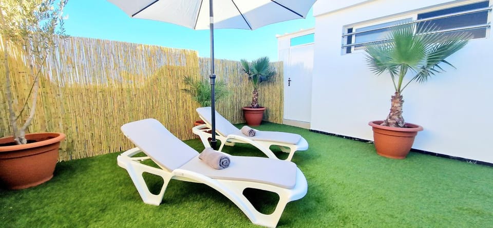 Garden, sunbed