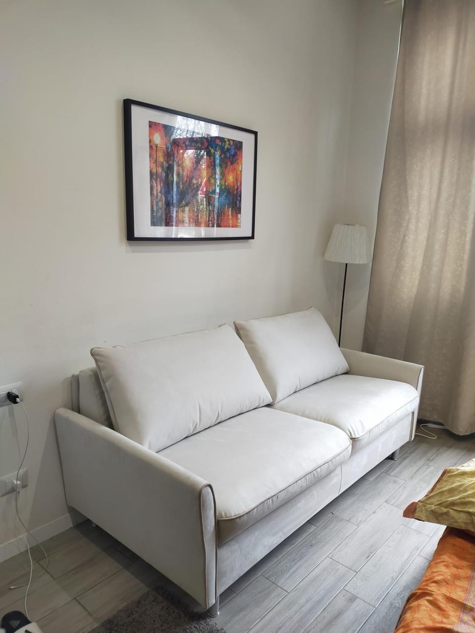 Bed, Living room