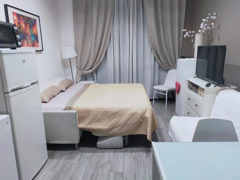 Bed, Living room