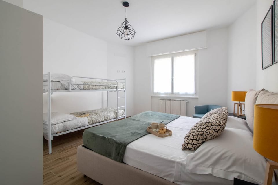 Bed, Photo of the whole room, Bedroom, bunk bed