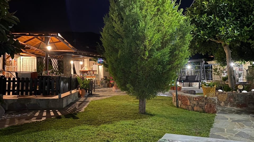 Property building, Patio, Natural landscape, Garden, Garden view, Mountain view