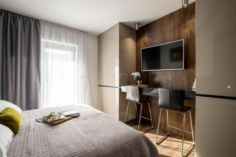 Communal lounge/ TV room, TV and multimedia, Bedroom