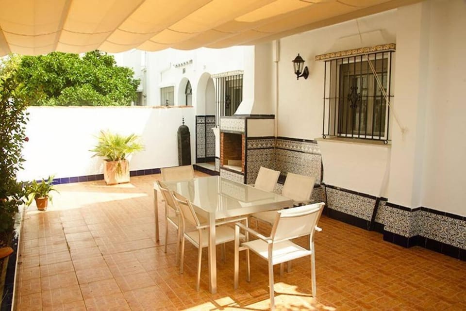 Patio, Day, View (from property/room), Balcony/Terrace, Seating area, Dining area, Evening entertainment