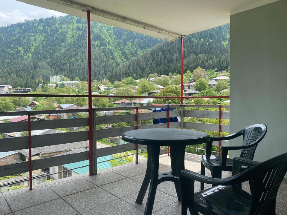 Balcony/Terrace, Balcony/Terrace, Dining area, Mountain view
