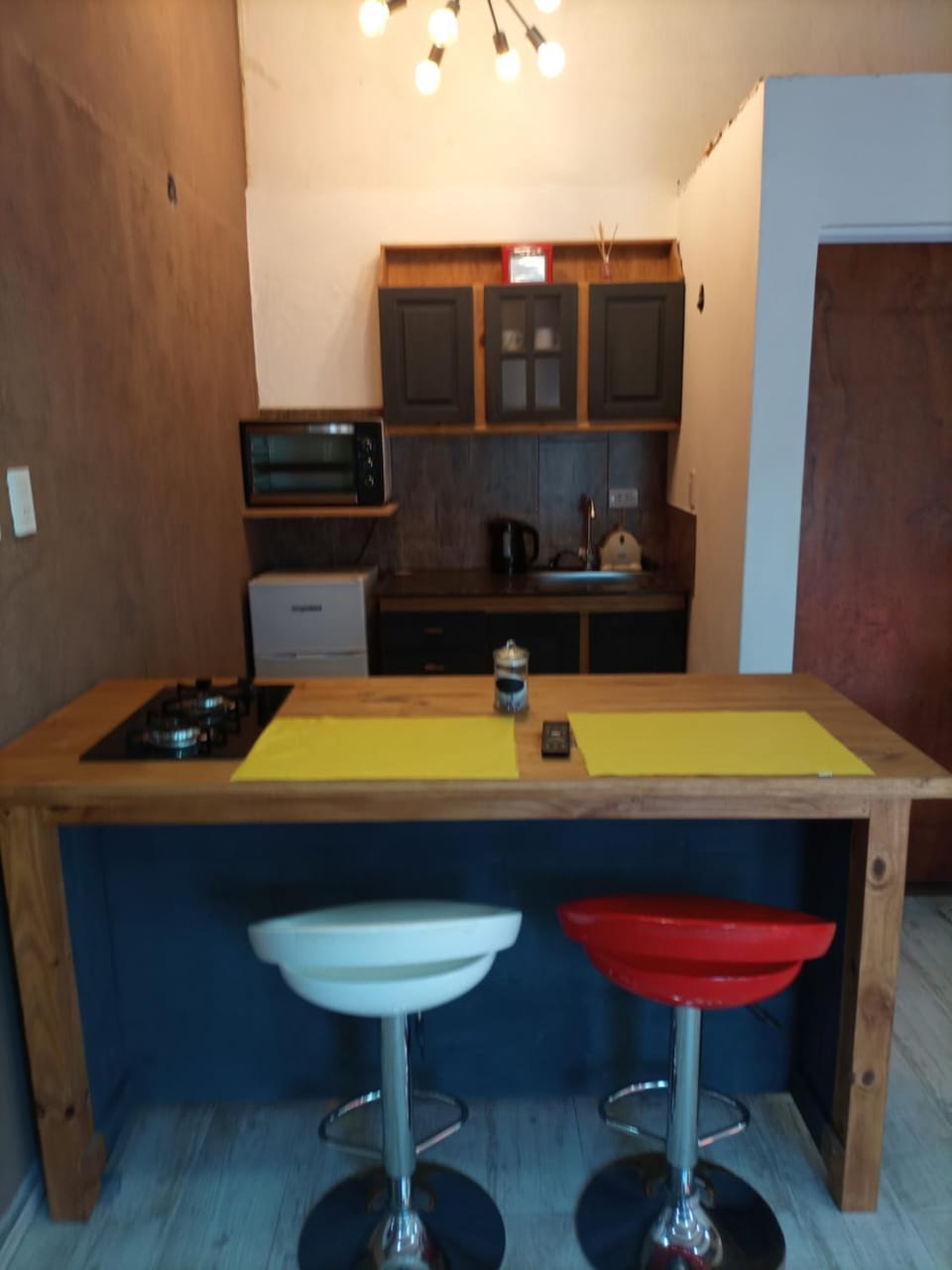 Kitchen or kitchenette, Dining area, oven, pet friendly, stove