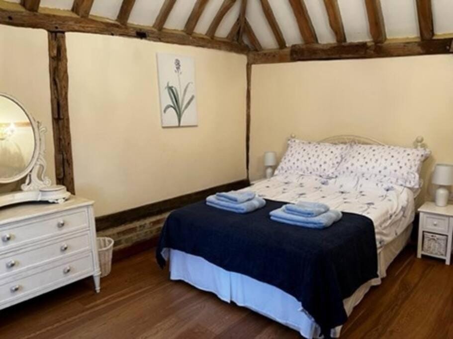 Charming picturesque cottage - nr Tenterden & Rye, pets welcomed House in Rother District