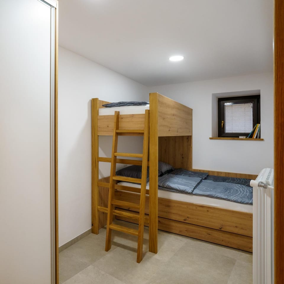 bunk bed