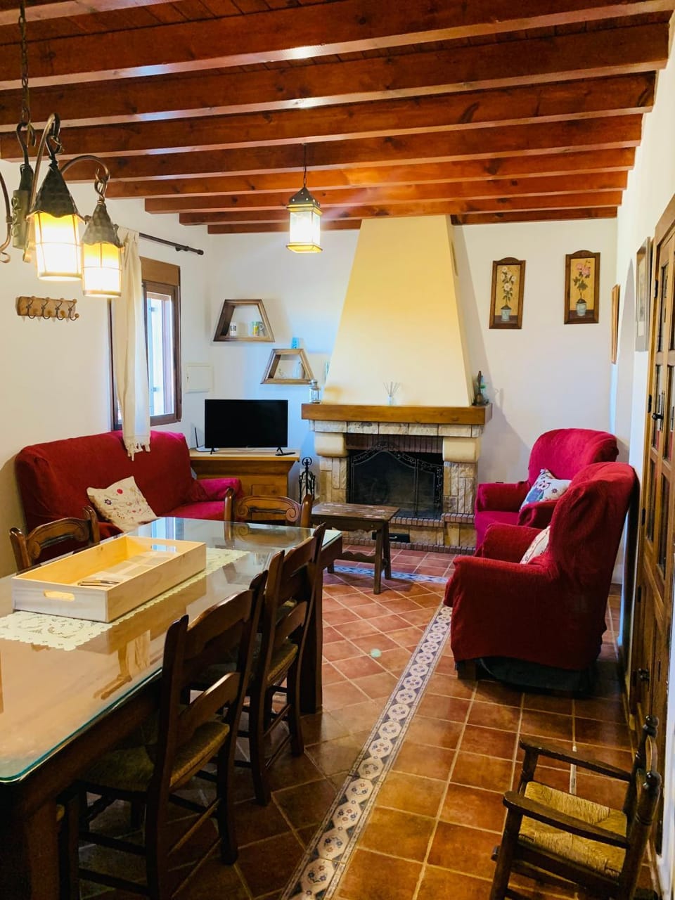 TV and multimedia, Living room, Dining area, Evening entertainment