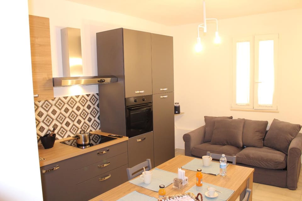 Kitchen or kitchenette, Living room, Dining area, pet friendly, stove