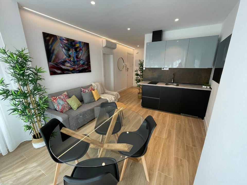 TV and multimedia, Kitchen or kitchenette, Living room