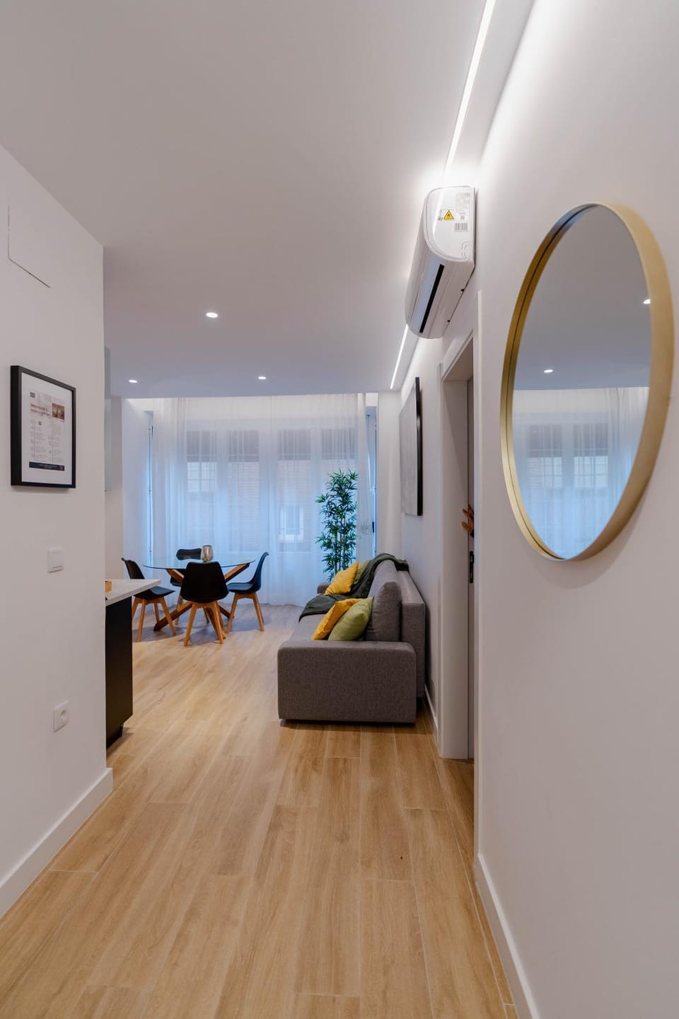 Living room, Seating area