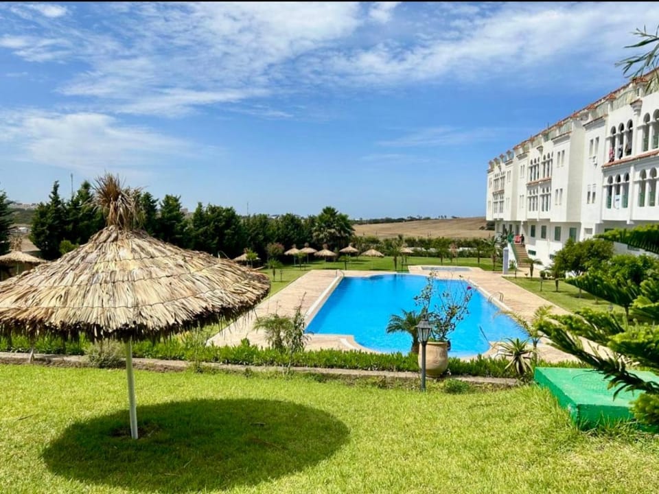Appartement de vacances piscines et plage Apartment in Tangier