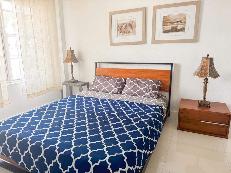 2 BEDROOM ON THE BEACH ! Apartment in Miami Beach