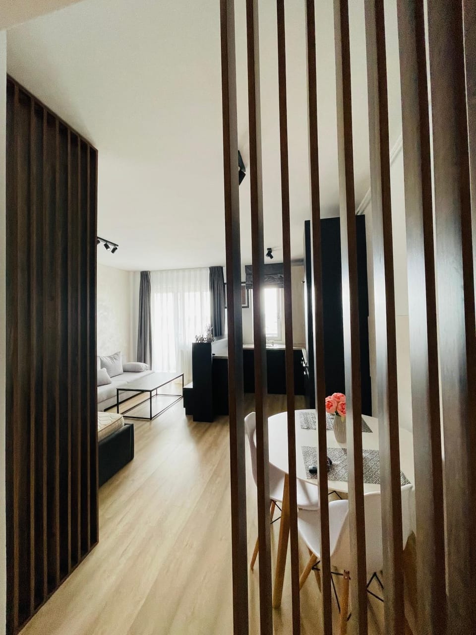 Communal lounge/ TV room, Bed, TV and multimedia, Living room, Photo of the whole room, Seating area, Evening entertainment, Bedroom, wardrobe