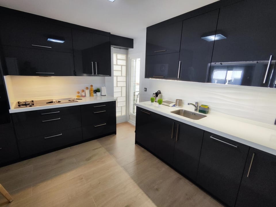 Kitchen or kitchenette, kitchen