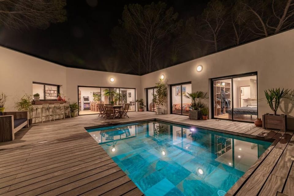 Villa haut de gamme 160 M2 Piscine chfé et Jacuzzi Villa in Aigues-Mortes