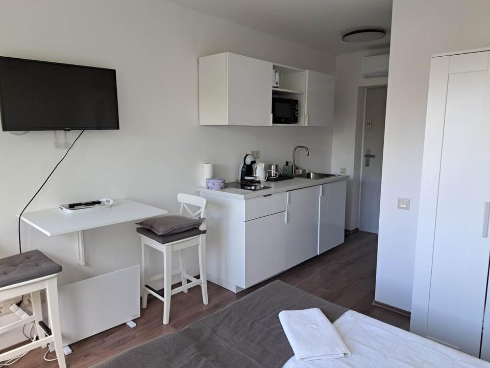 Levander Apartman Apartment in Balatonszárszó