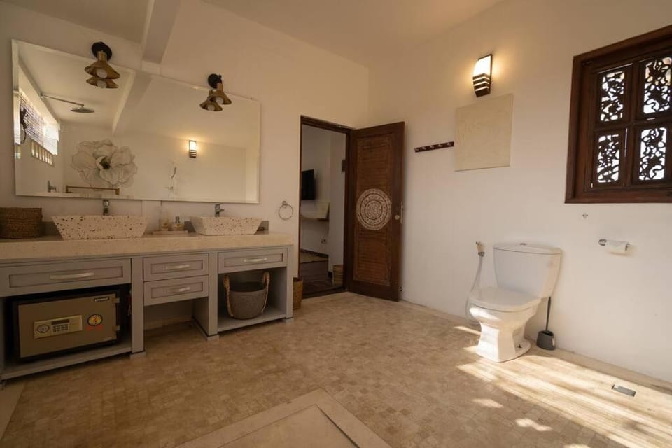 Toilet, Bathroom, Bath, towels