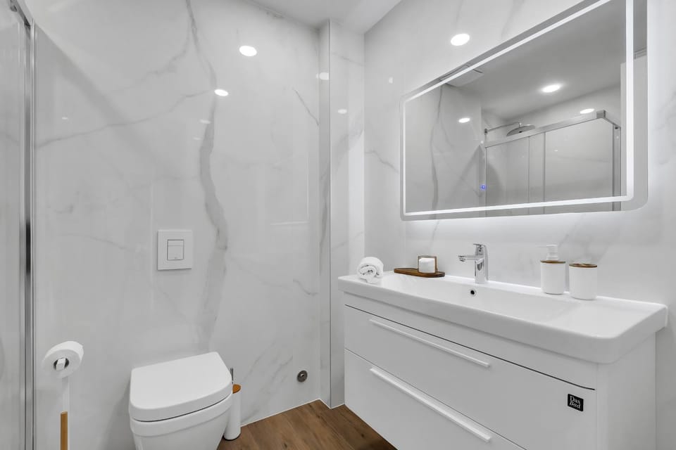 Shower, Bathroom