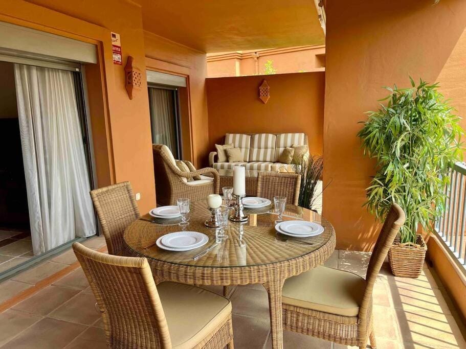 Balcony/Terrace, Seating area, Dining area