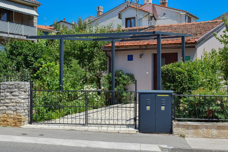 House Masha Apartment in Pula