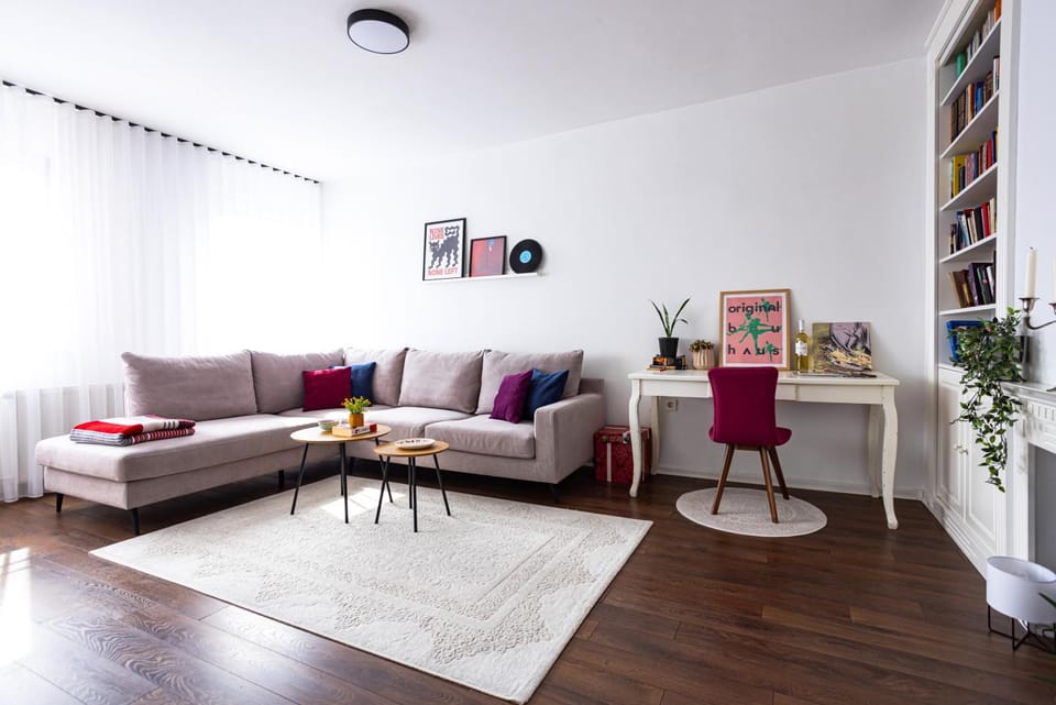 Santea's Hidden Gem: Sixth Floor Left Apartment in Serbia