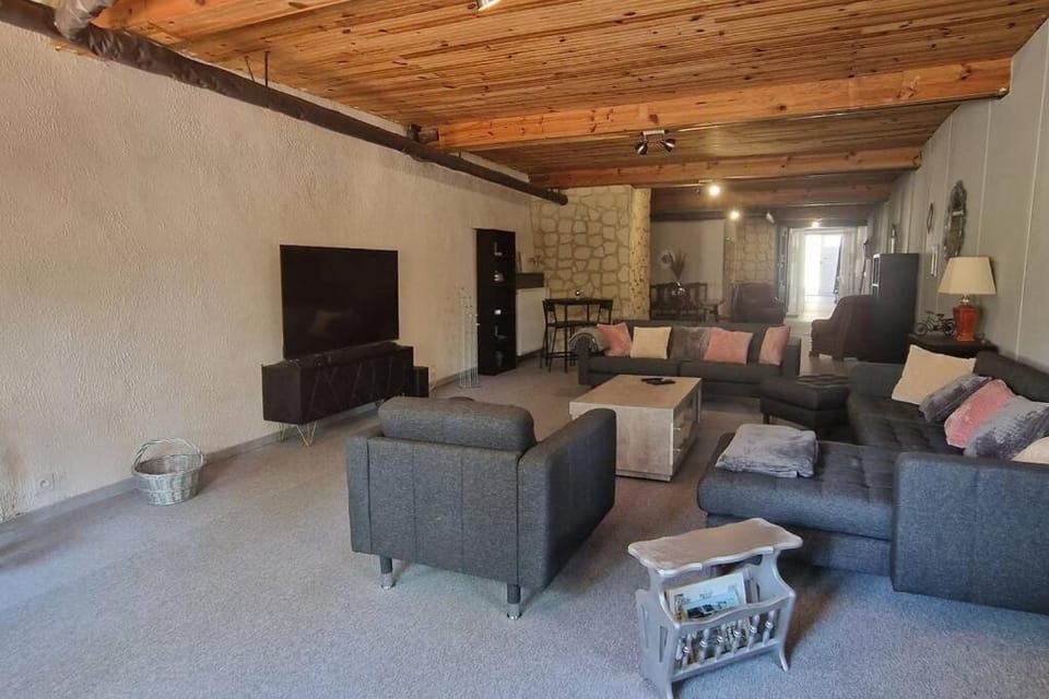 Communal lounge/ TV room, Living room