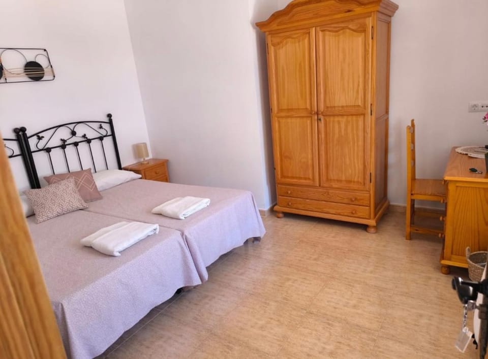 Photo of the whole room, Bedroom