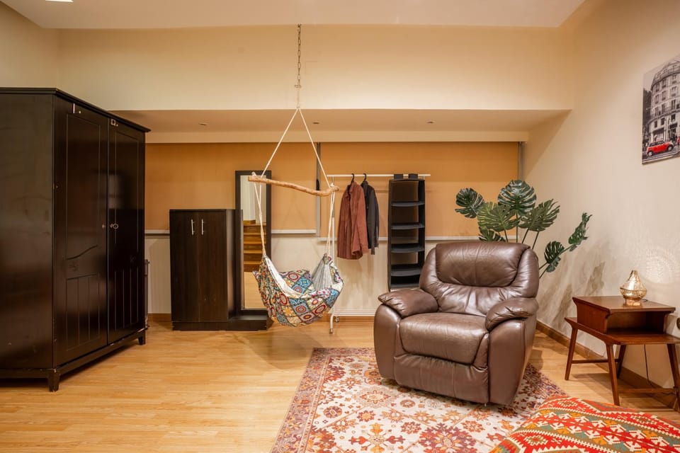 Vintage Vibrant Space ! Apartment in Cairo