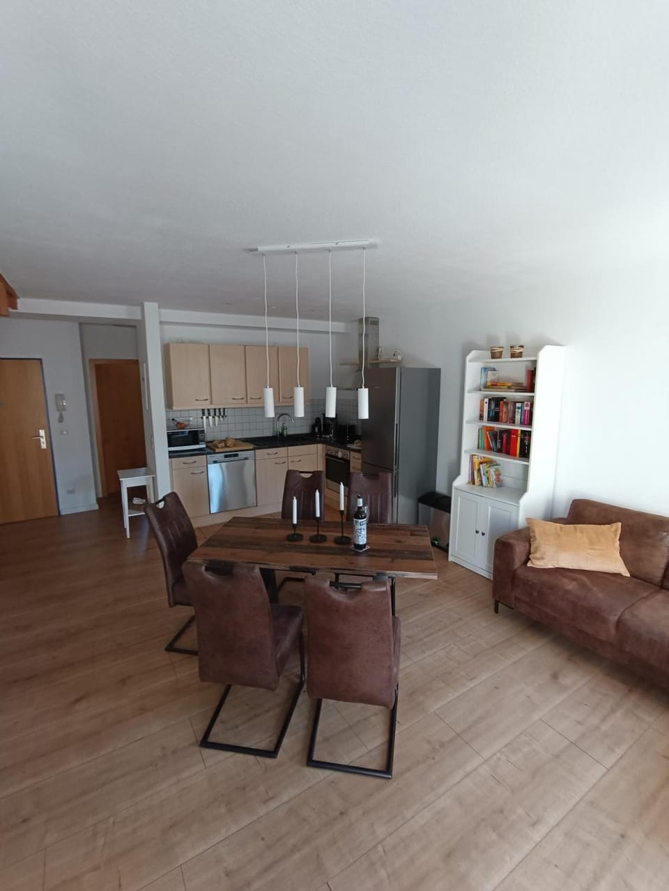 Coffee/tea facilities, Kitchen or kitchenette, Living room, Seating area, Dining area, minibar, stove