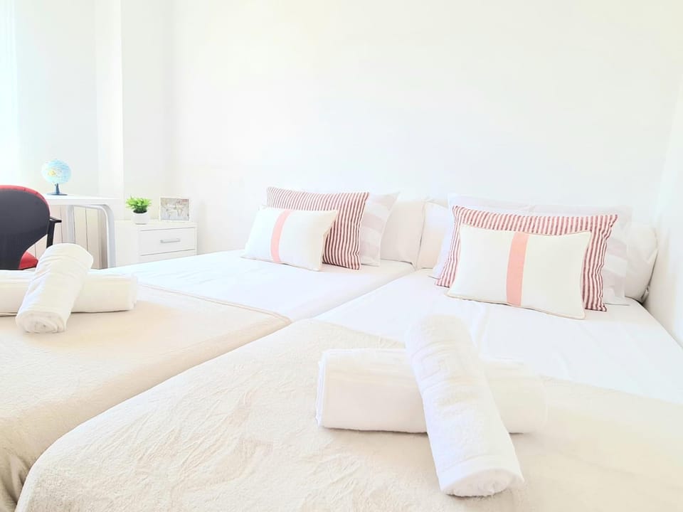Apartamento 3 dormitorios Malaga (Teatinos) Apartment in Malaga