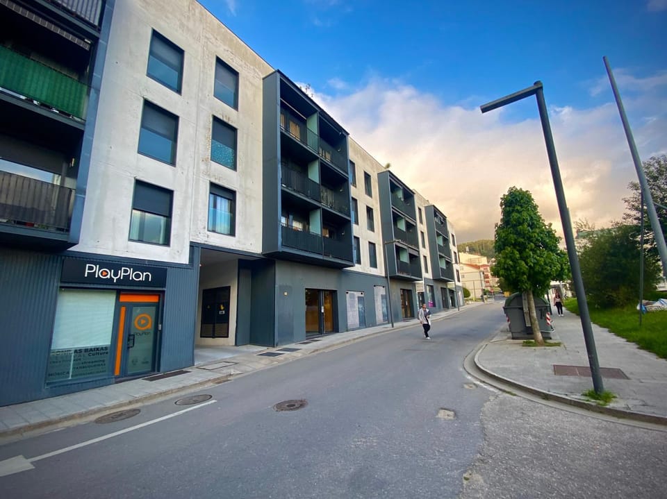 Property building, Neighbourhood