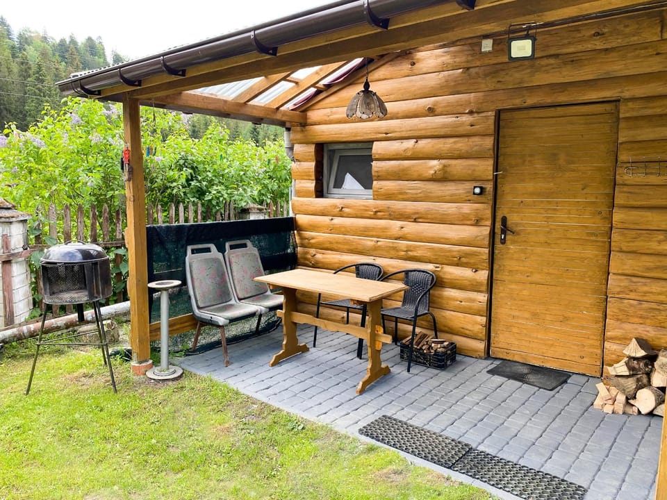 Property building, Patio, Day, BBQ facilities, Garden, Balcony/Terrace, Dining area
