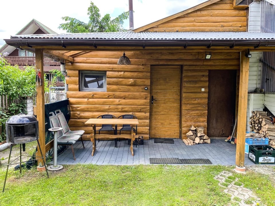 Property building, Patio, Spring, Day, BBQ facilities