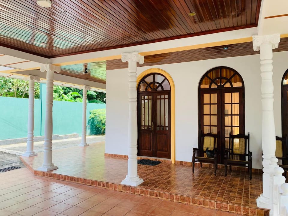Florence Residence Makola Apartment in Western Province