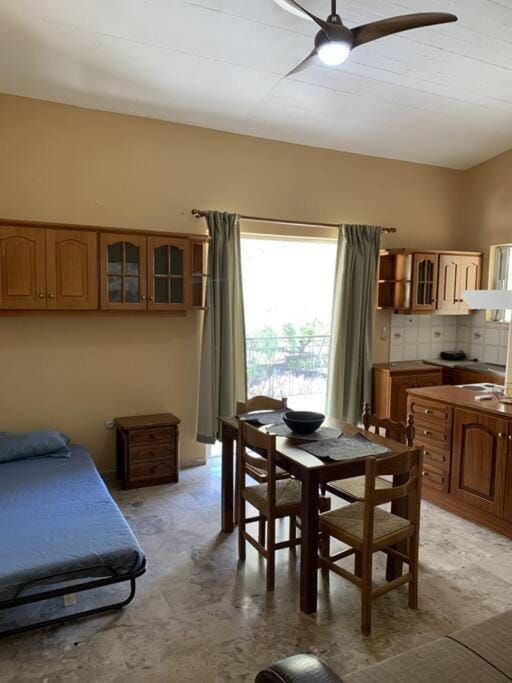 Apartment near the Beach Paradise Mikra Mantinia Apartment in Messenia