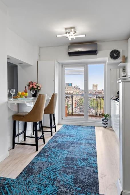 Panoramic Unirii Square Apartment Apartment in Bucharest