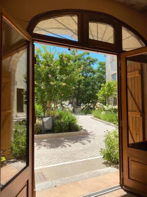 Stunning Medieval Getaway House in Occitanie