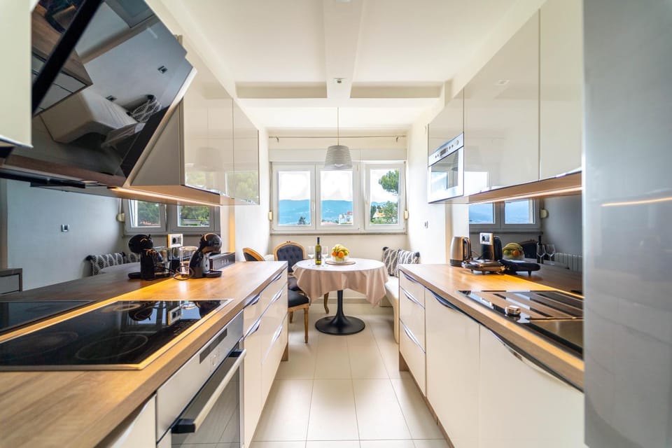 Kitchen or kitchenette, dishwasher, minibar, pet friendly, stove, toaster