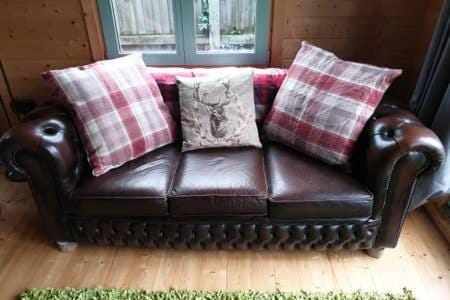 Caban Cwtch - Log fire, pool table, hot tub cinema Chalet in Margate