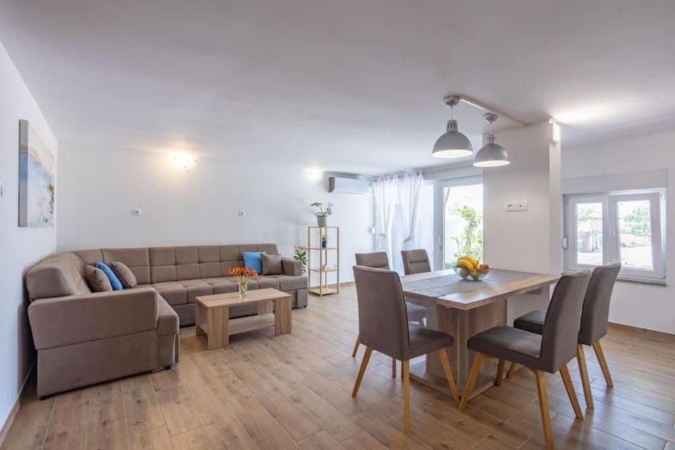 Apartman Pepa Split (Žrnovnica) Apartment in Šibenik-Knin County, Croatia