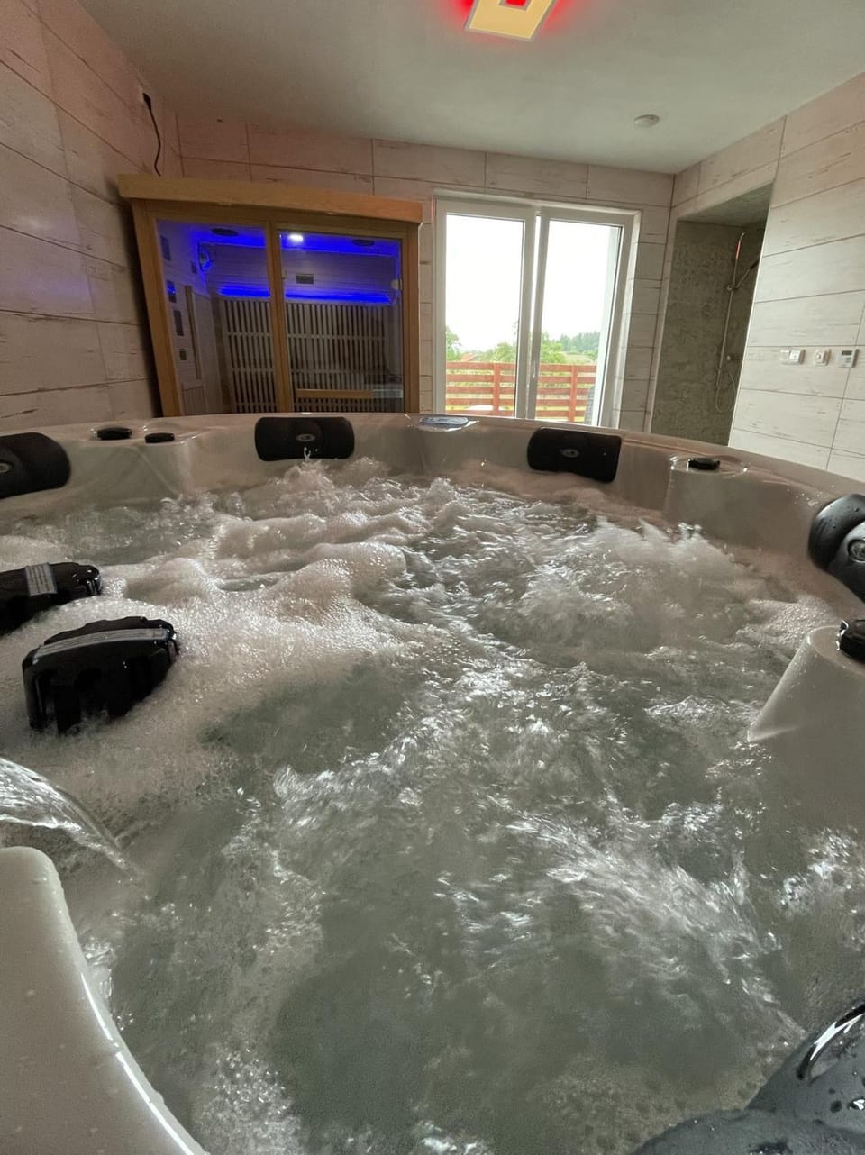 Hot Tub, Sauna, Spa and wellness centre/facilities