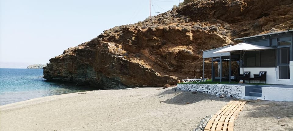 Paradise House in Decentralized Administration of the Aegean